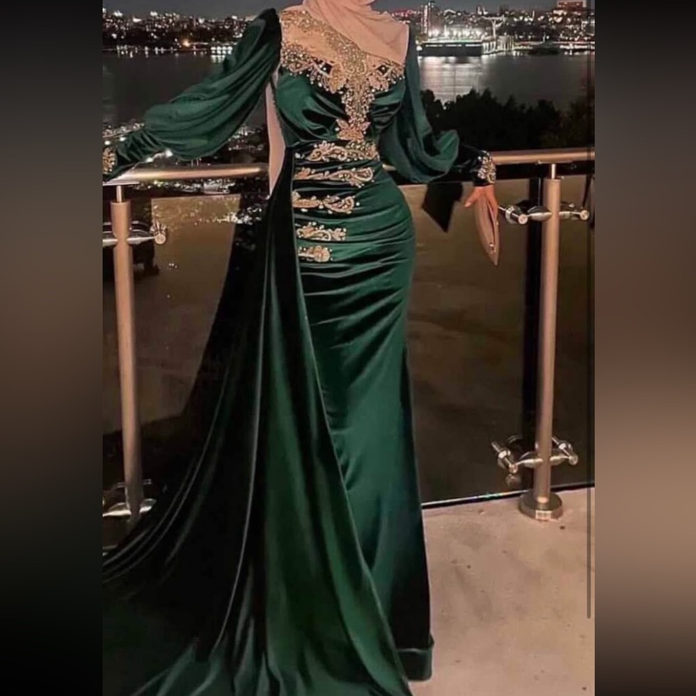 Custom made dress from a boutique Zana Altier